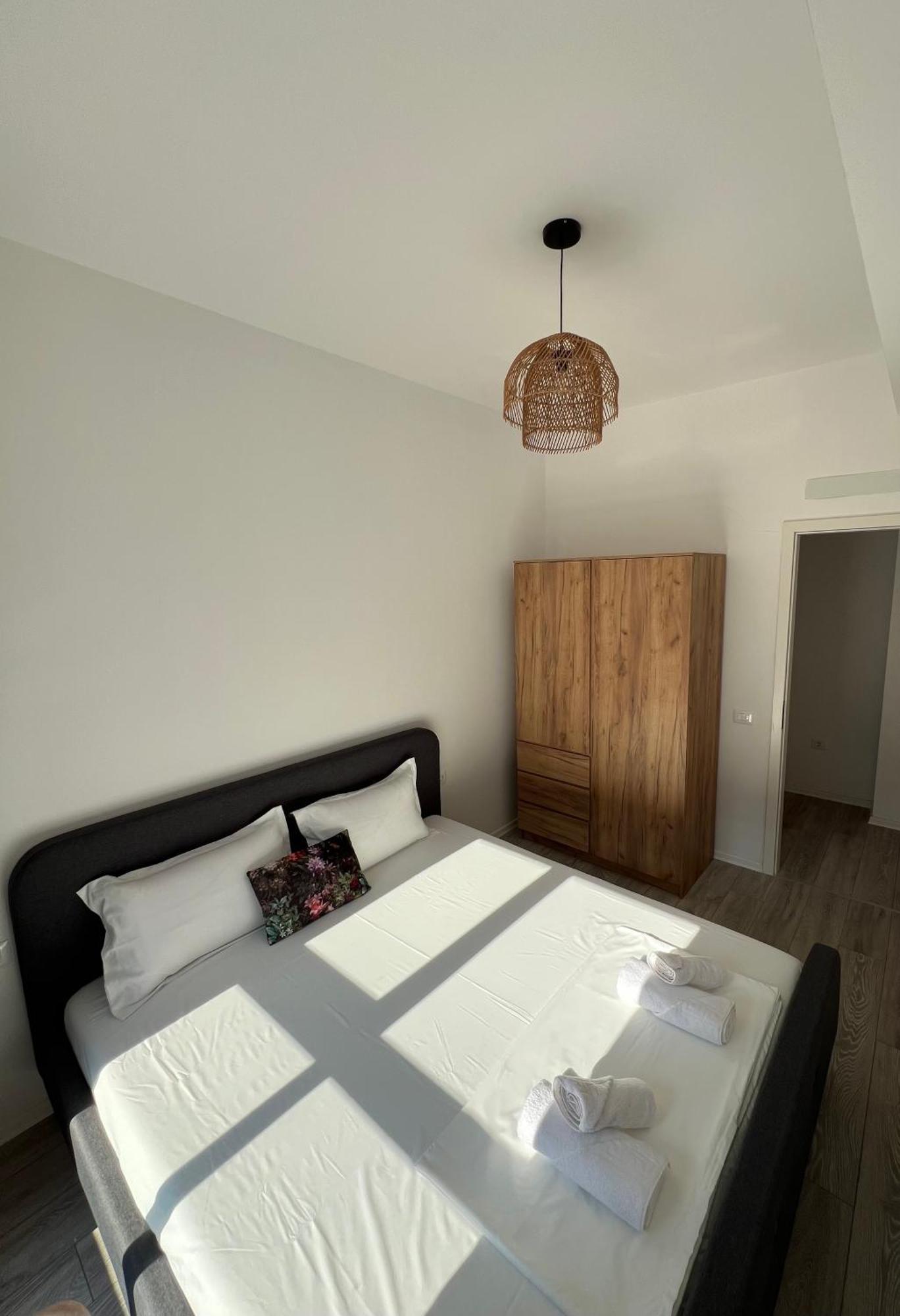 Sunflower Apartment Tirana Extérieur photo