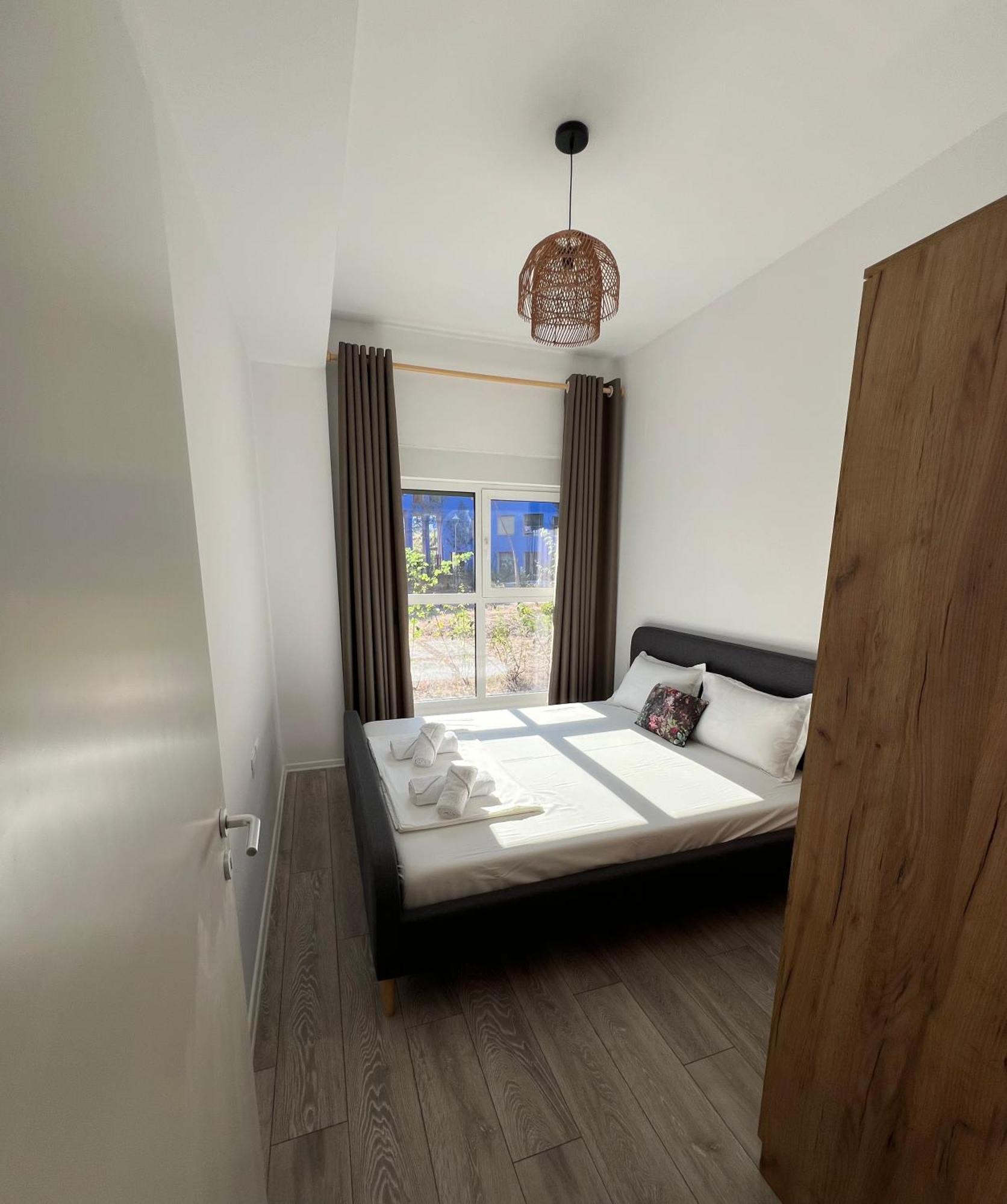 Sunflower Apartment Tirana Extérieur photo