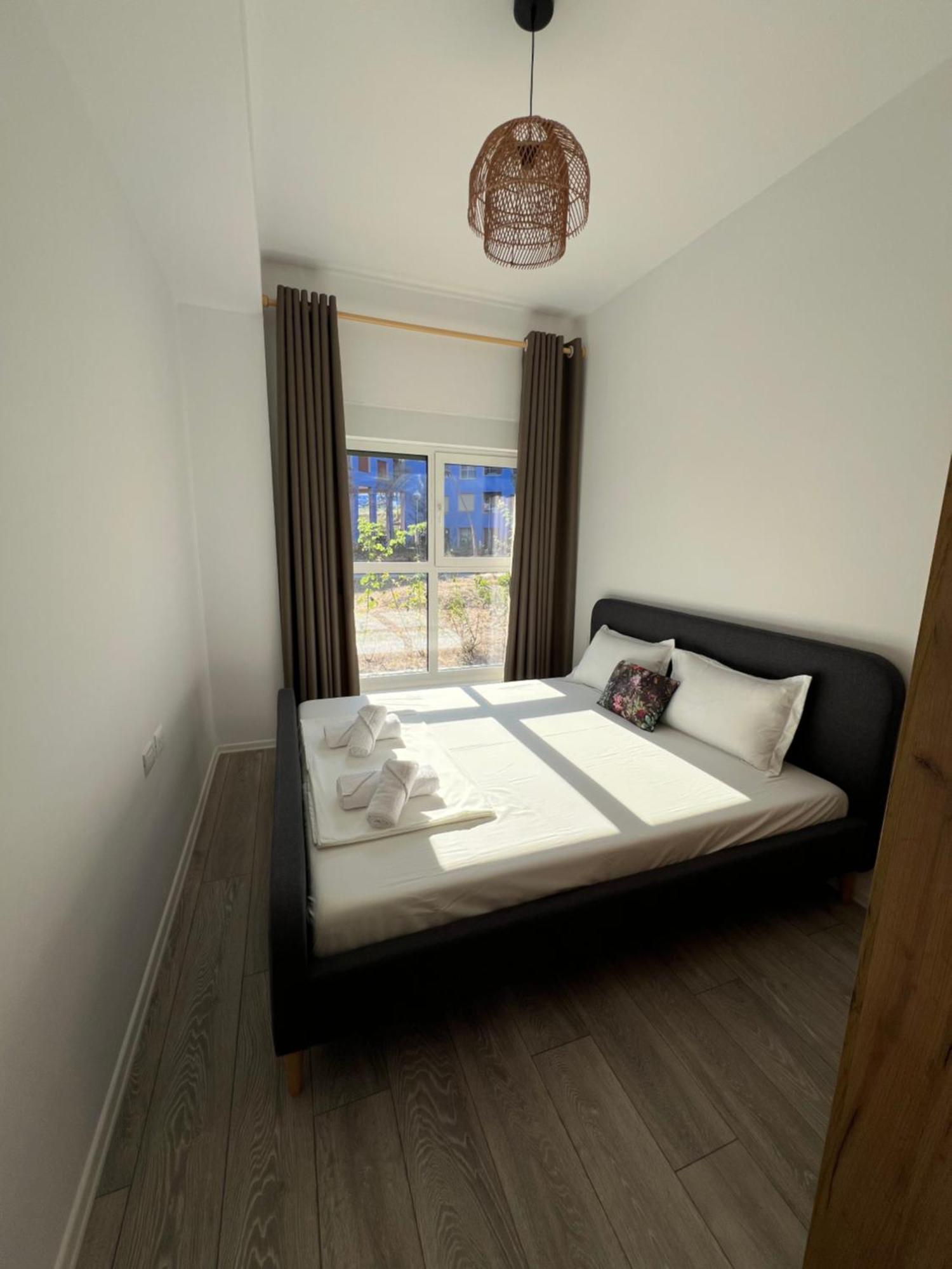 Sunflower Apartment Tirana Extérieur photo