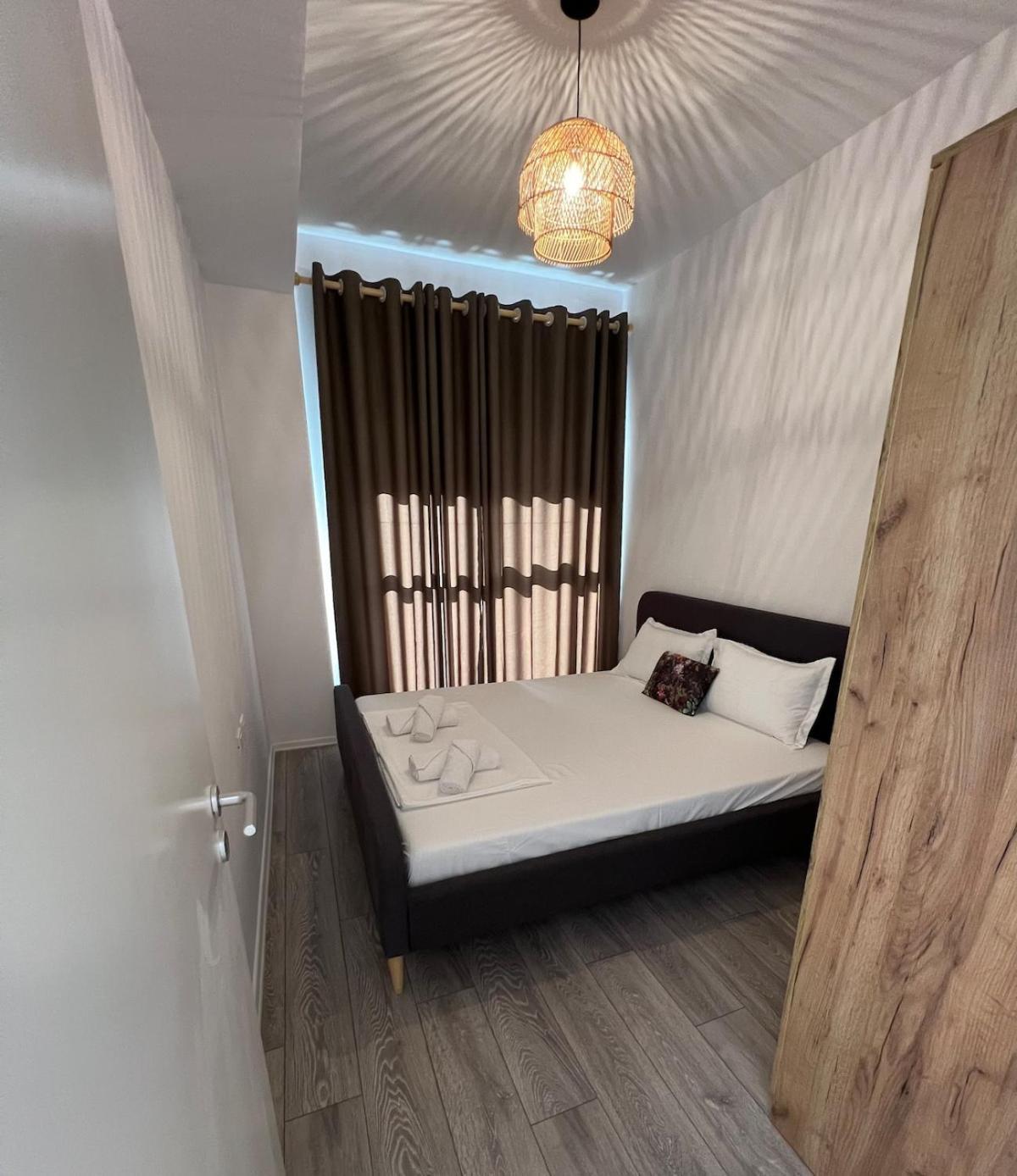 Sunflower Apartment Tirana Extérieur photo